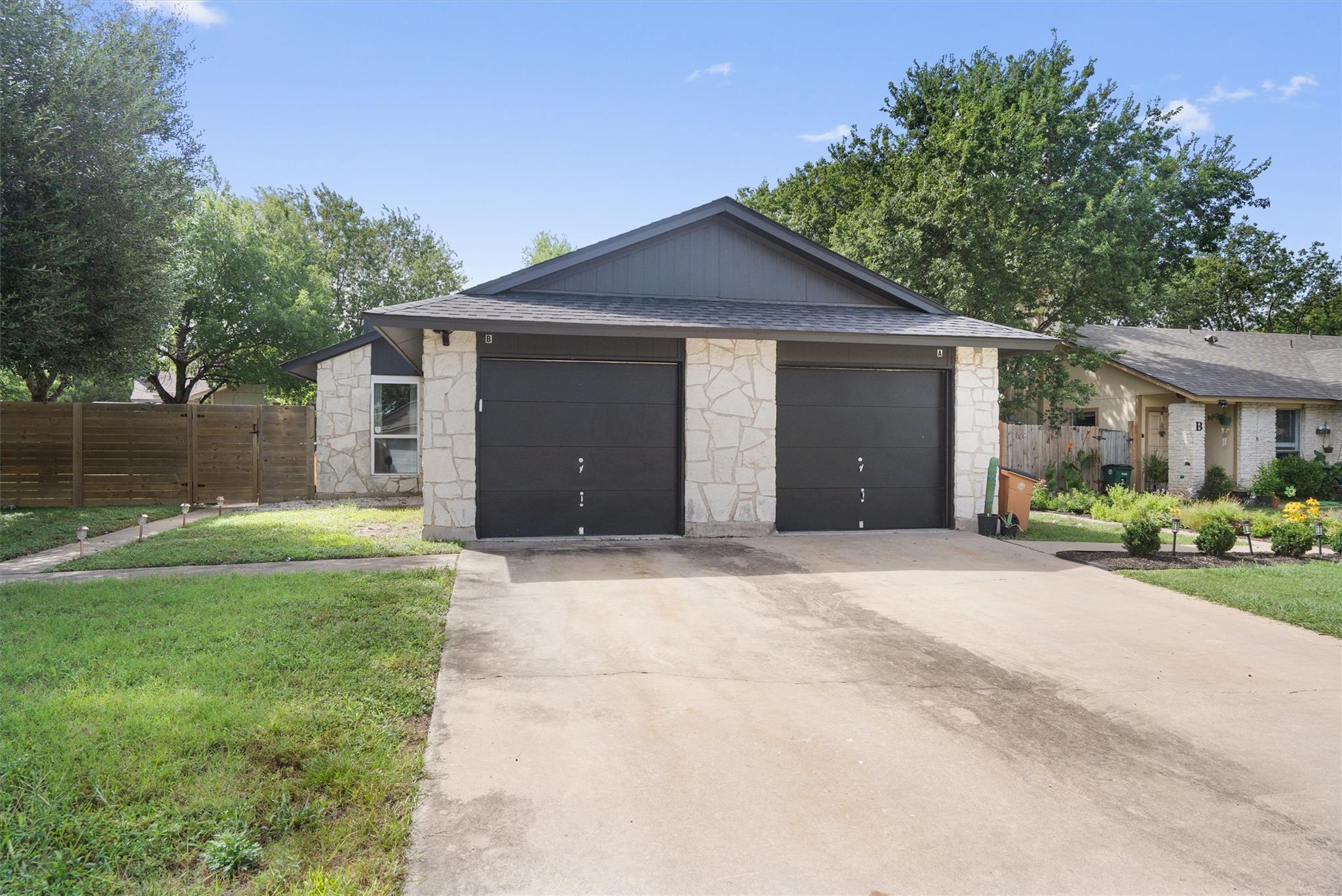 12811  Copper Cliff Ave  #B photo 2