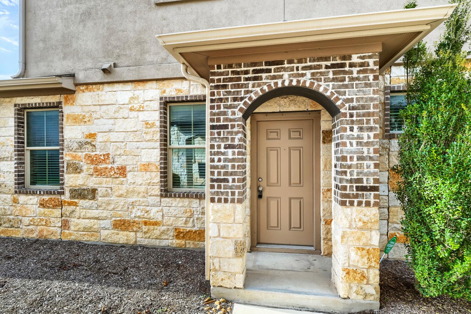 2880  Donnell Dr  #3001 photo 3