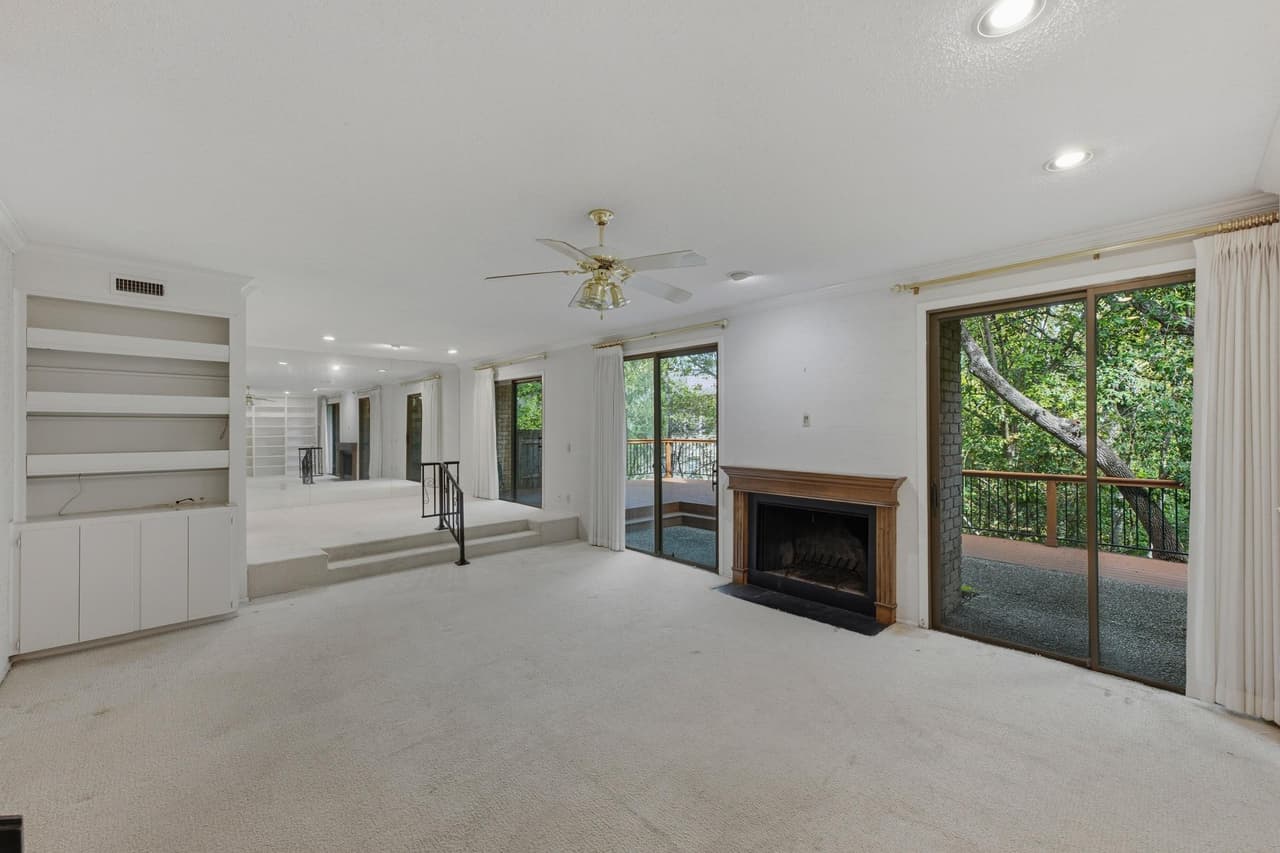 32  Woodstone Sq photo 3