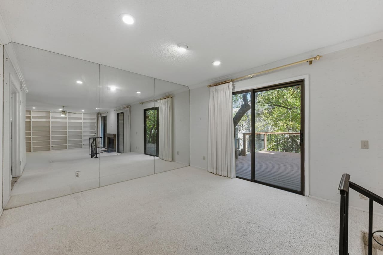 32  Woodstone Sq photo 6