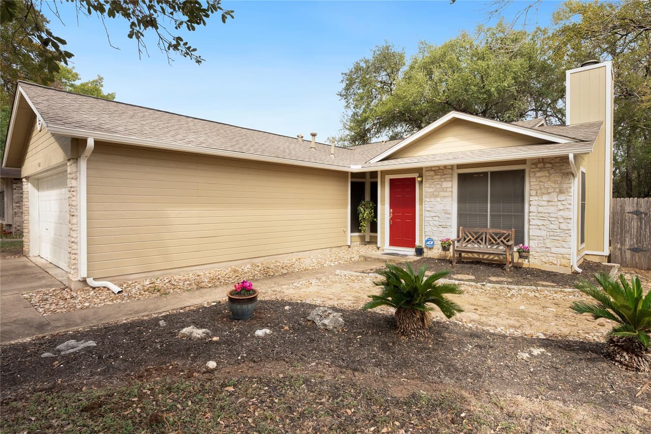 4010  Alexandria Dr photo 3