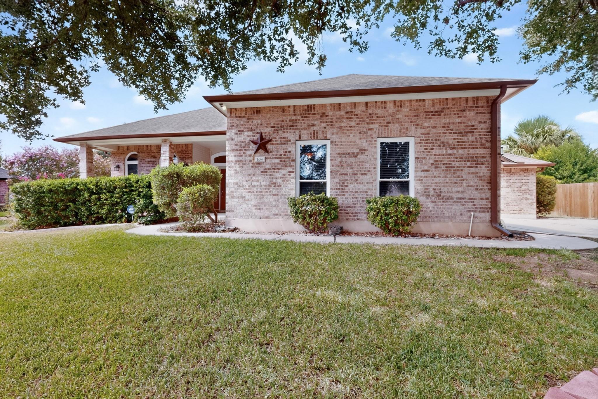 104  River Park Ln photo 4