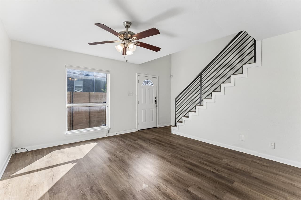 6211  Manor Rd  #122 photo 2