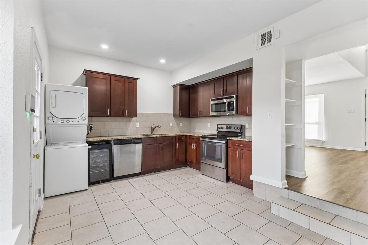 6211  Manor Rd  #122 photo 3