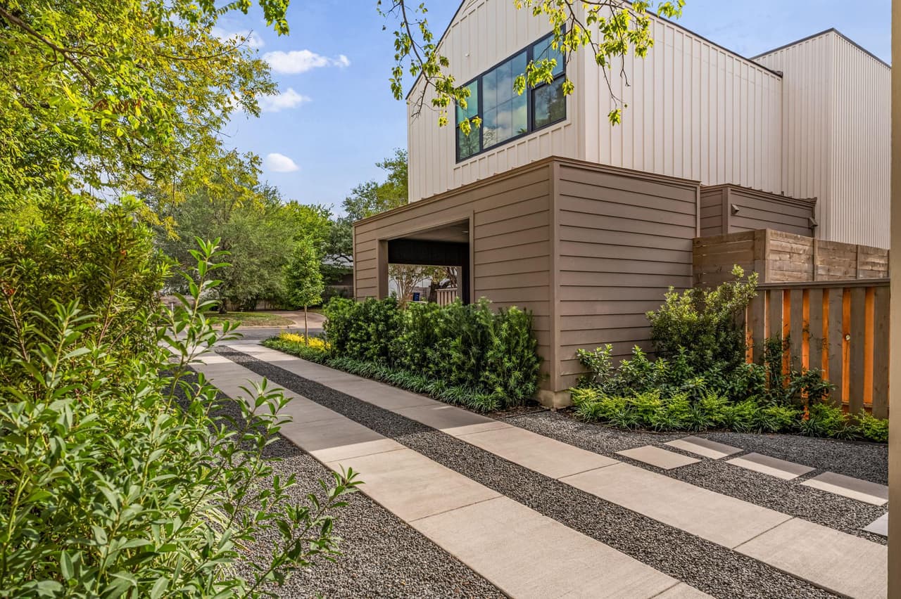 2404  Euclid Ave  #2 photo 2