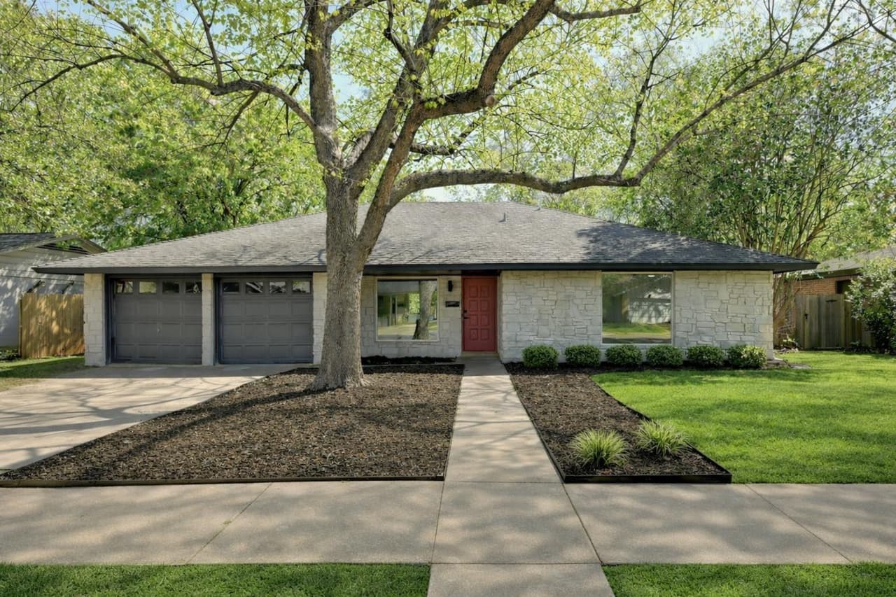 9801  Oak Hollow Dr photo 2
