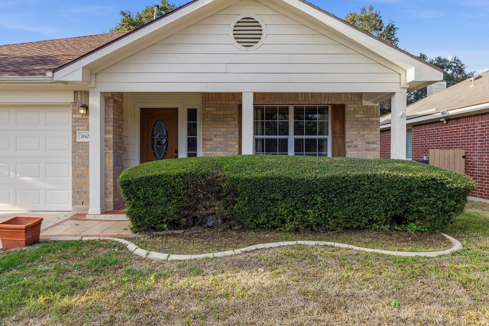1605  Hawk Dr photo 2