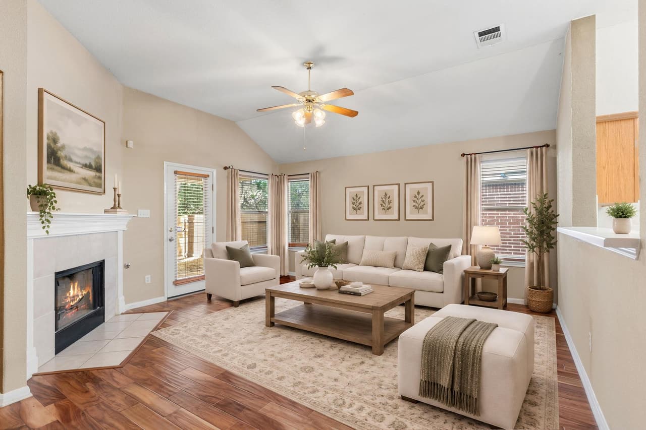 1605  Hawk Dr photo 5