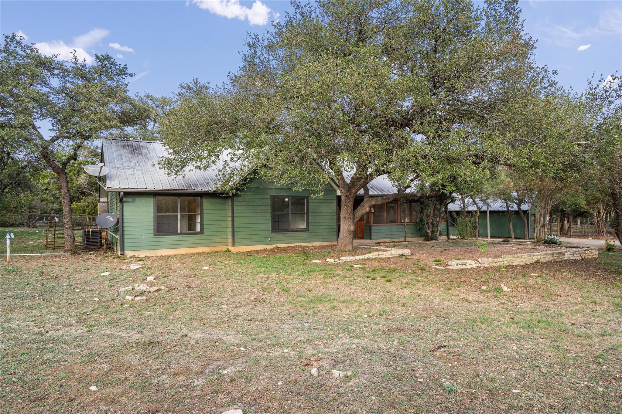 204 E Lakeshore Dr photo 3