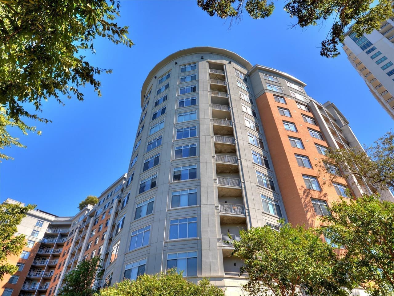 54  Rainey St  #811