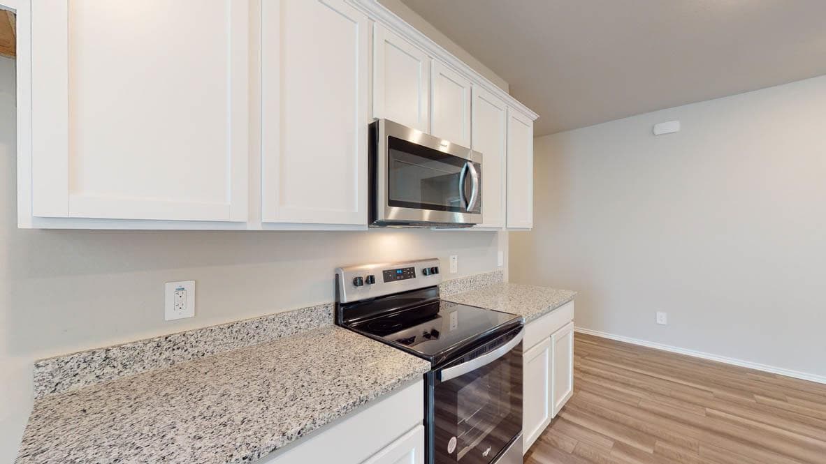 136  Candy St photo 5
