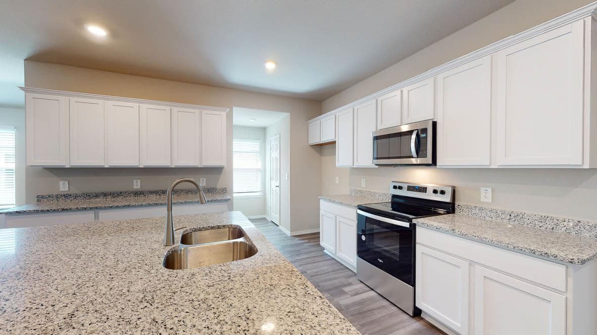 136  Candy St photo 6