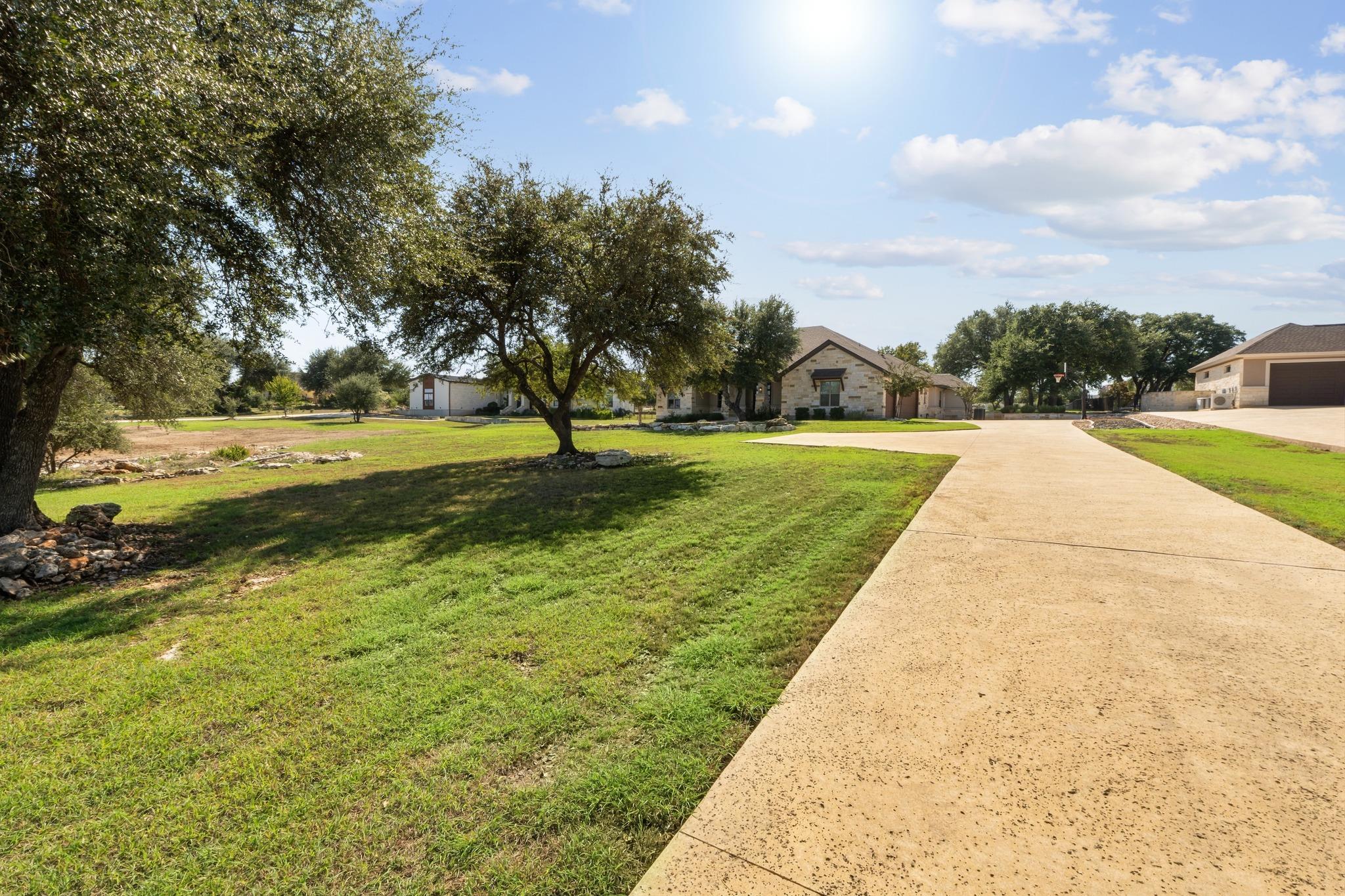 1209  Eagle Point Dr photo 4