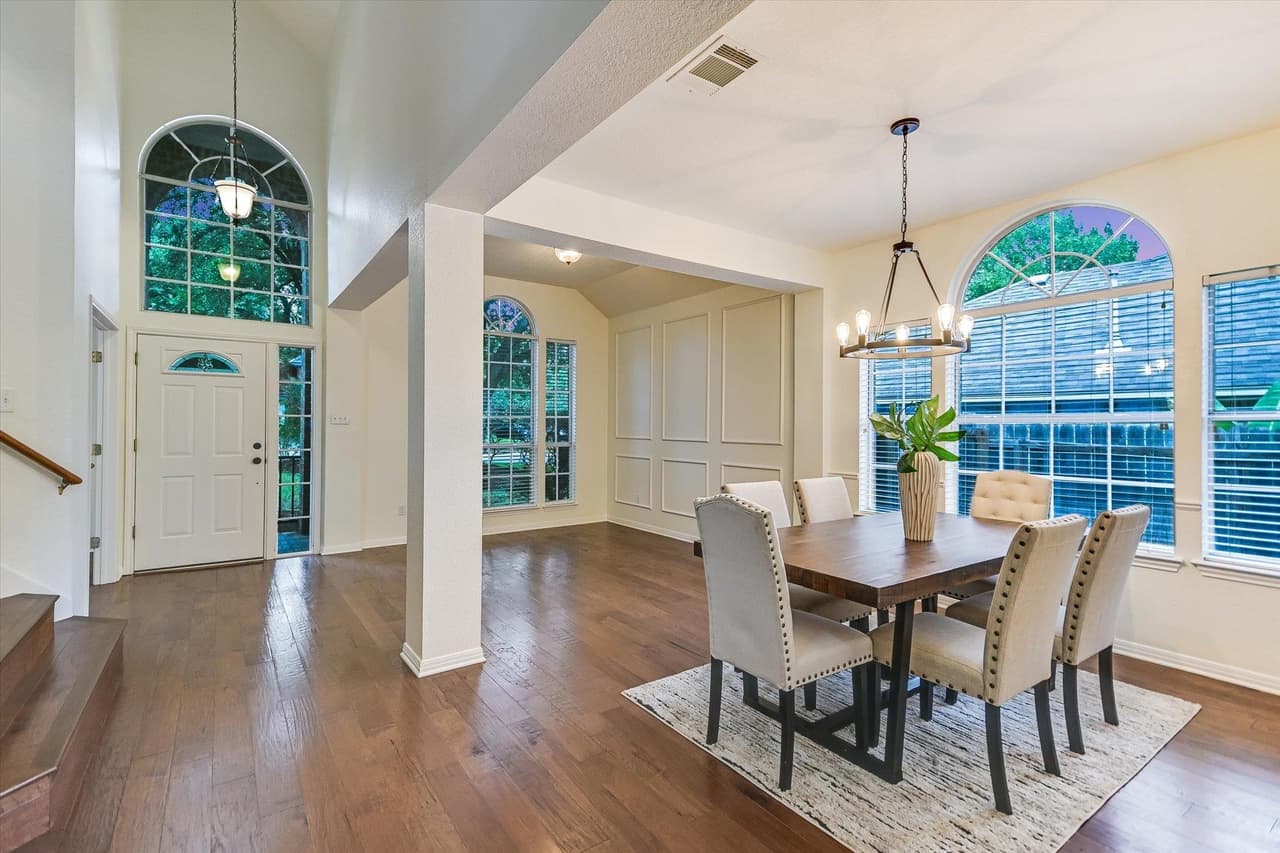 10711  Pinkney Ln photo 4