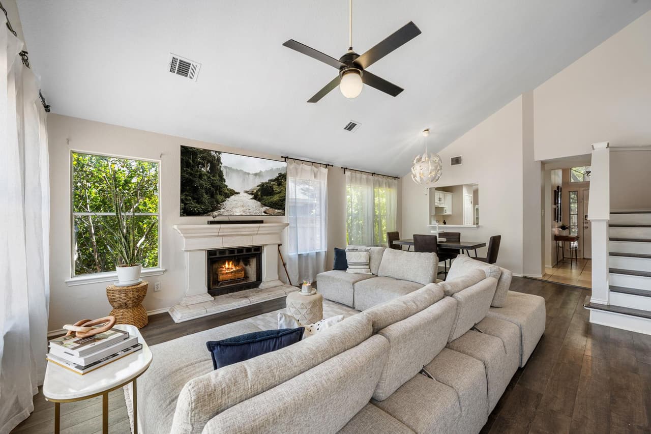 1606  Academy Pl