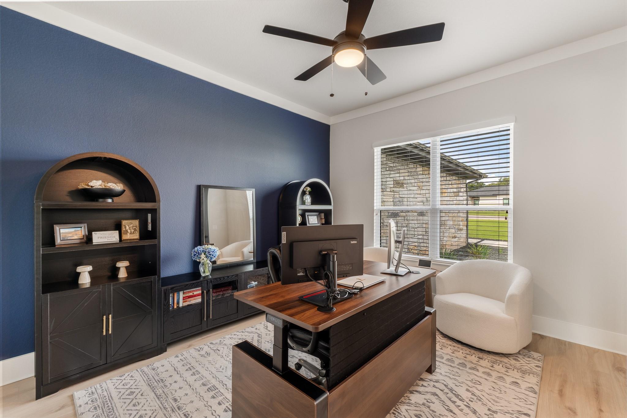 127  Lazy Creek Dr photo 4