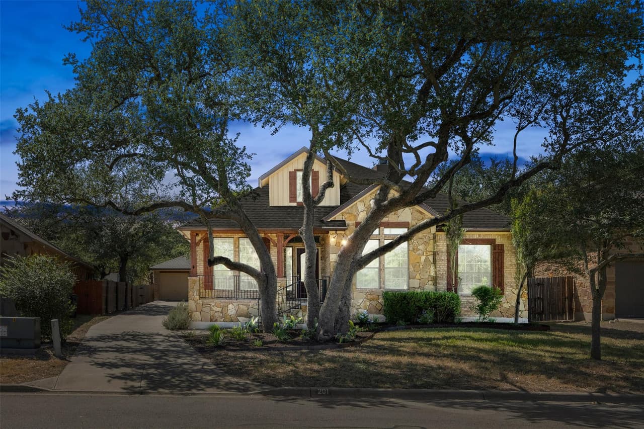 201  Saint Richie Ln