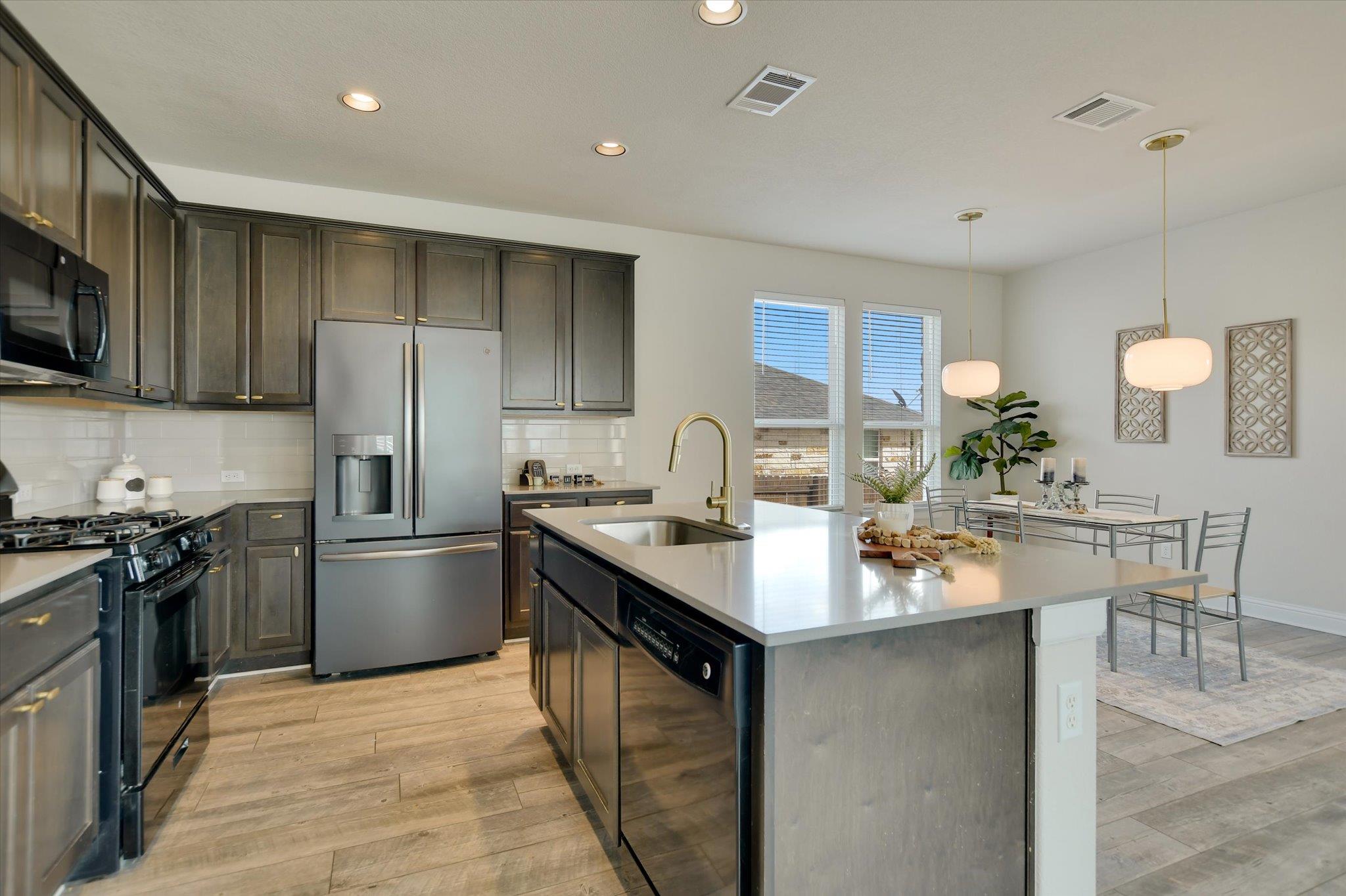 1216  Low Branch Ln photo 3