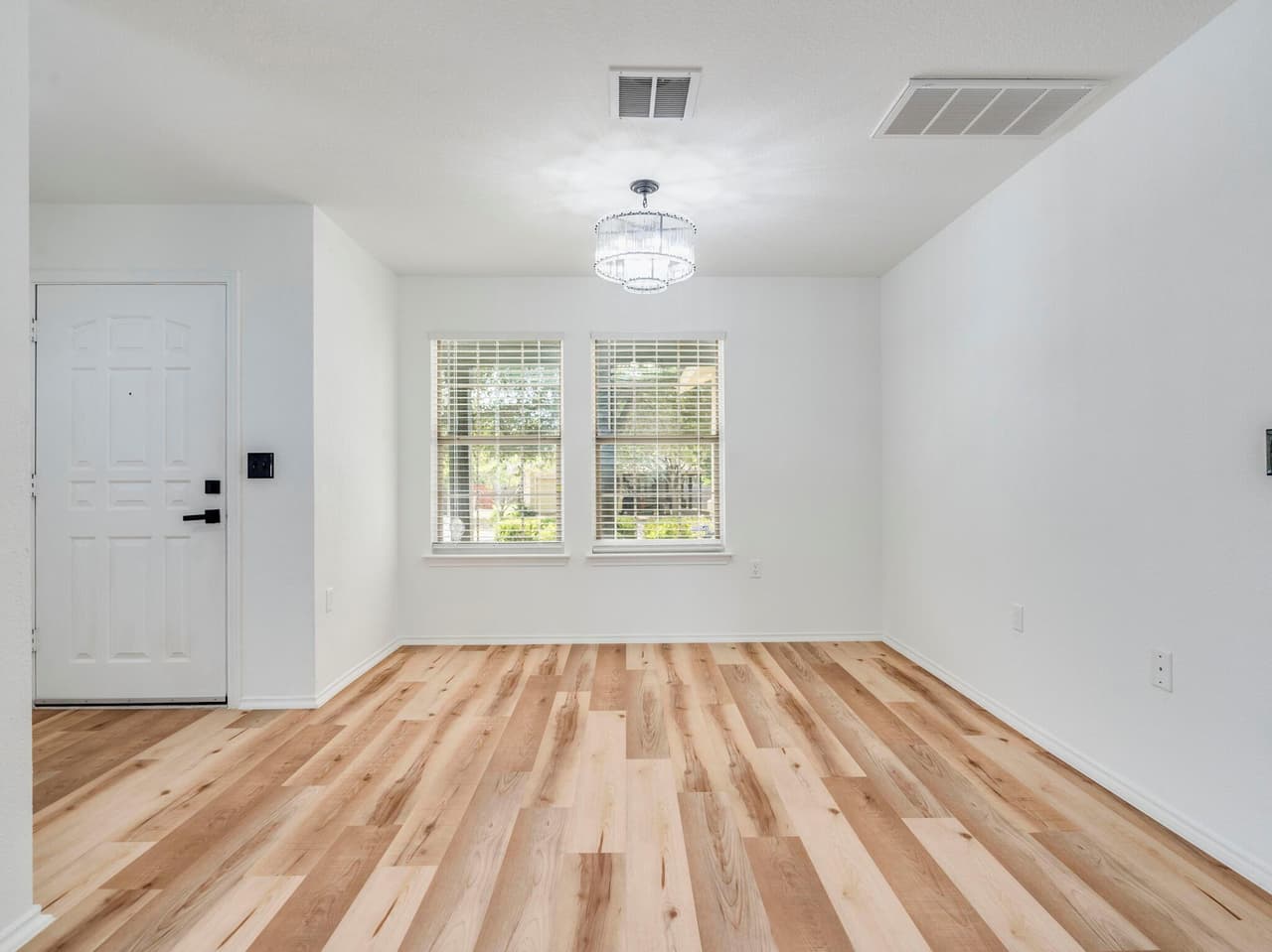 4504  Lyra Cir photo 3