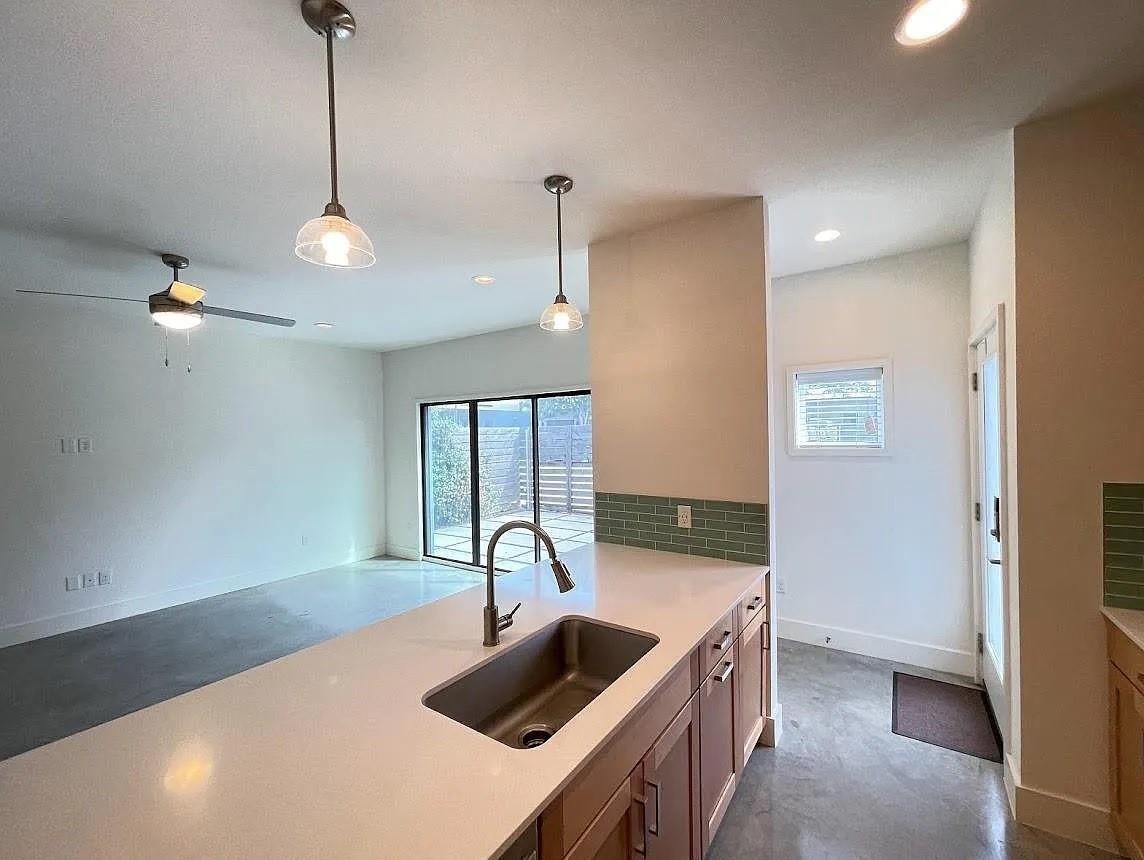 2101  Montopolis Dr  #20 photo 5