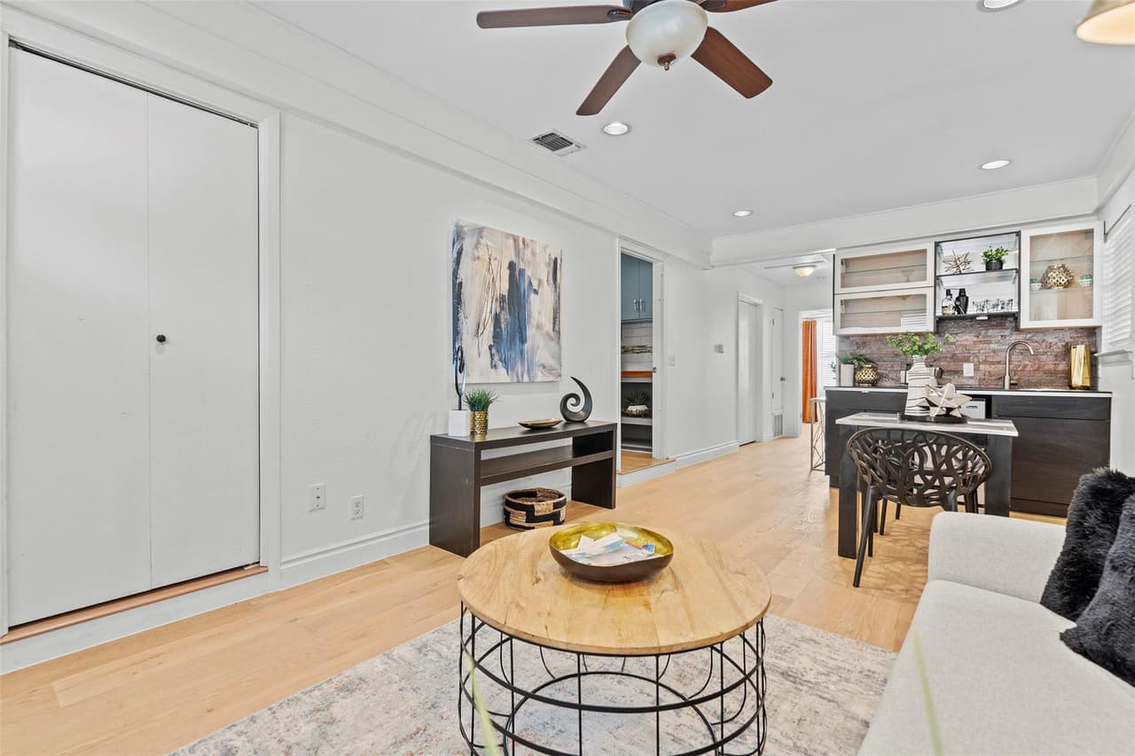 8504  Contour Dr photo 5