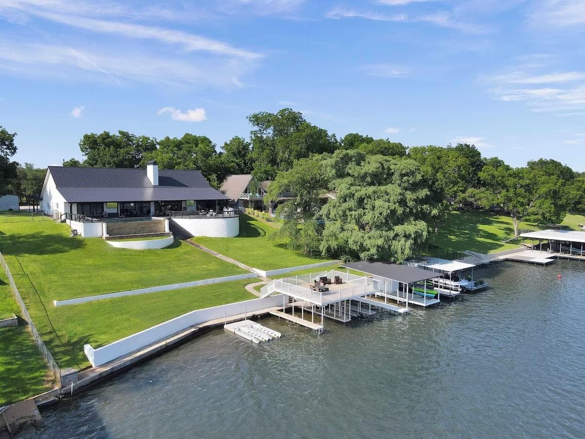 3120  River Oaks Dr