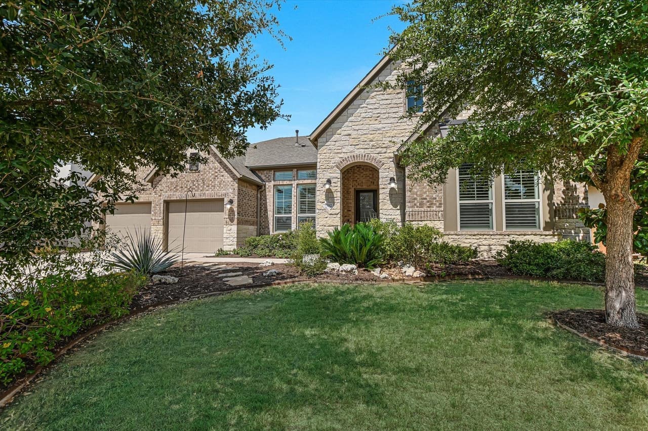582  Peakside Cir