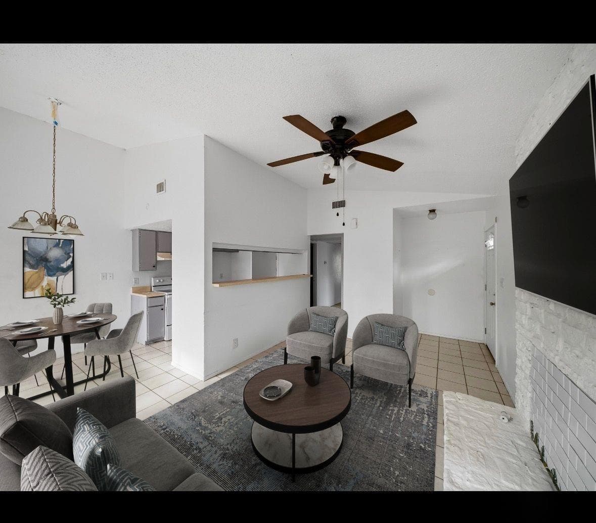 919  Fieldwood Dr photo 2