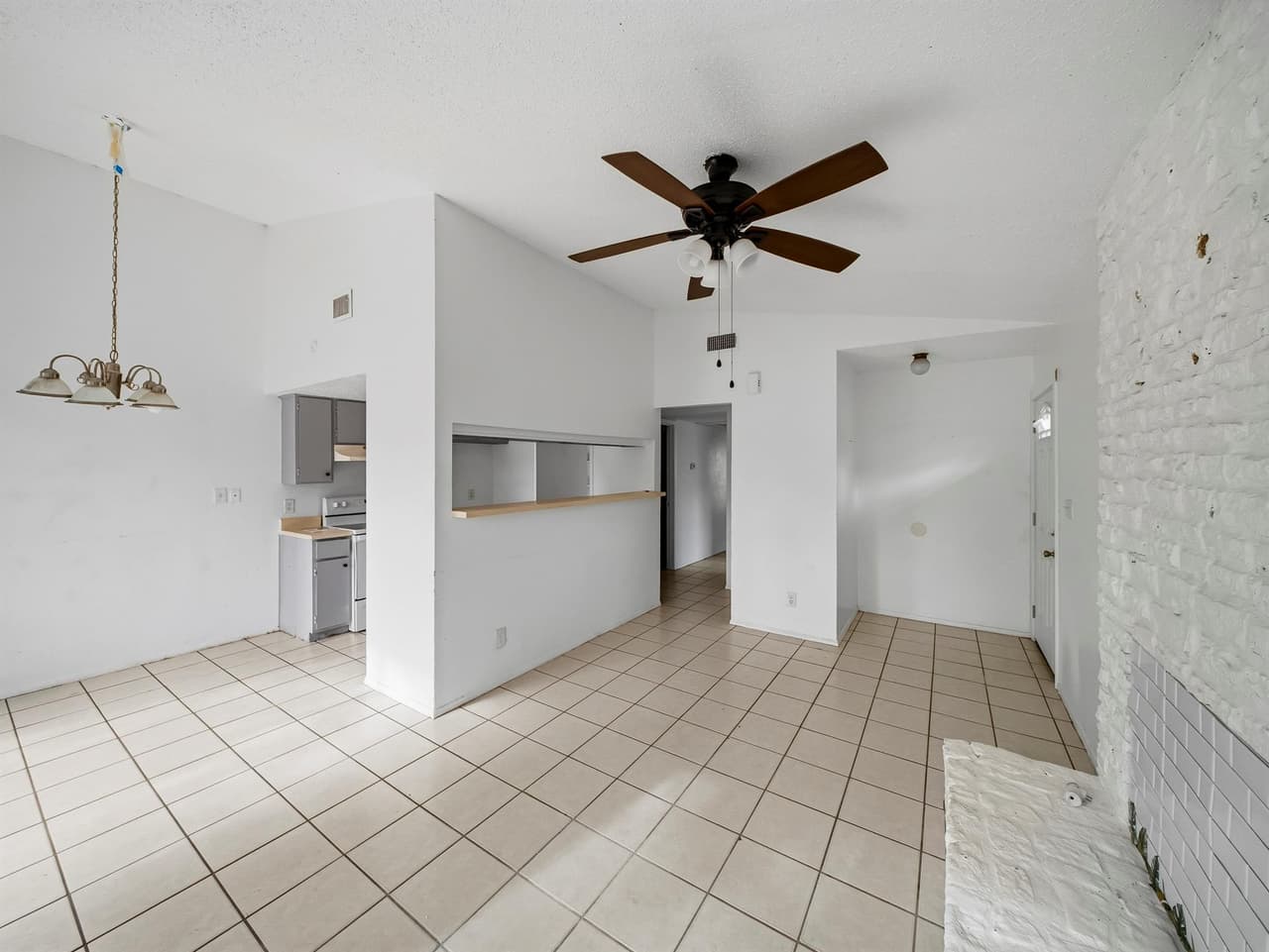 919  Fieldwood Dr photo 3
