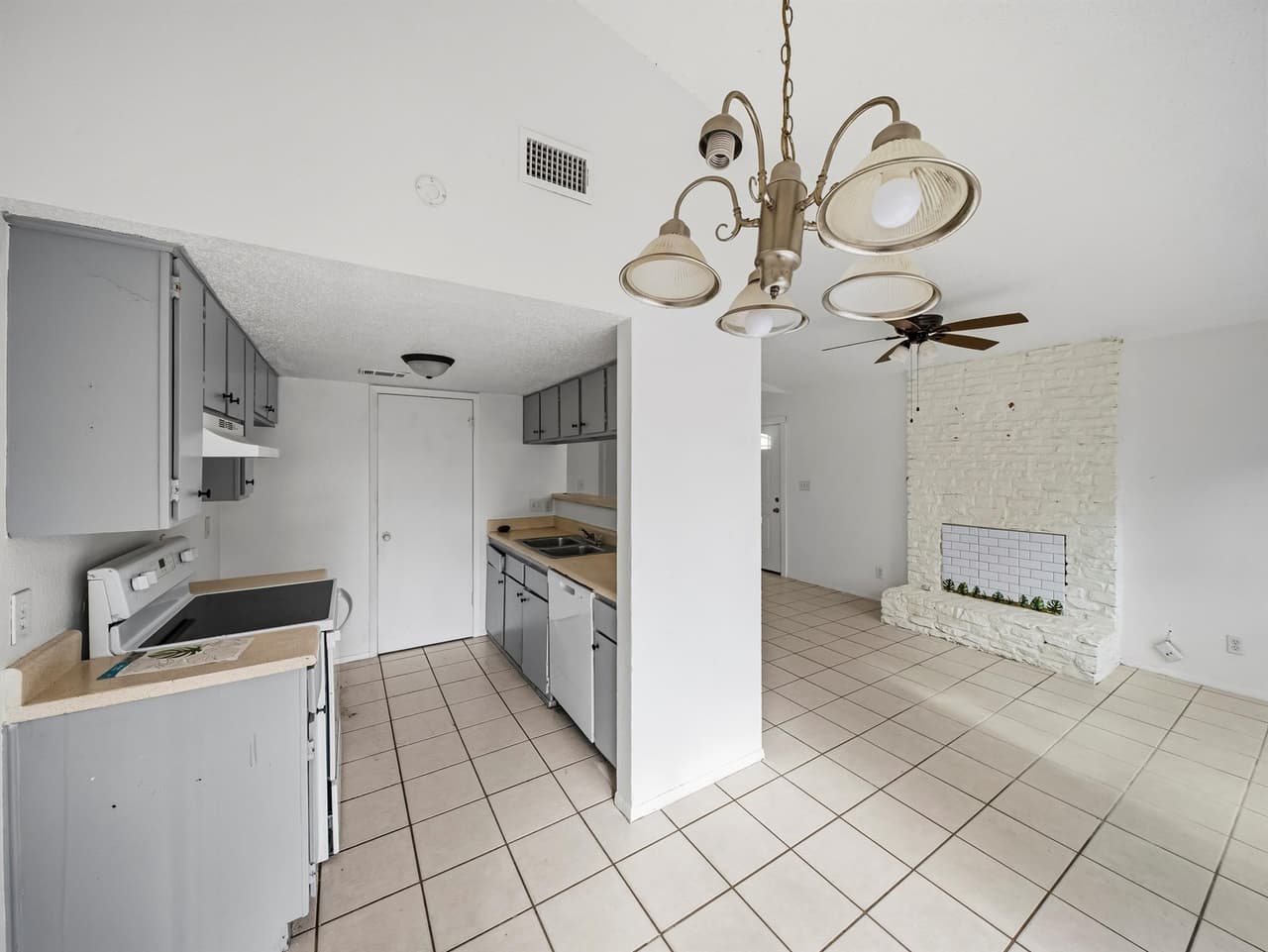 919  Fieldwood Dr photo 5