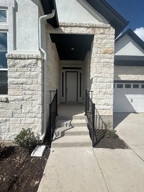 255  Shiner St photo 2