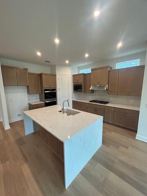 255  Shiner St photo 4