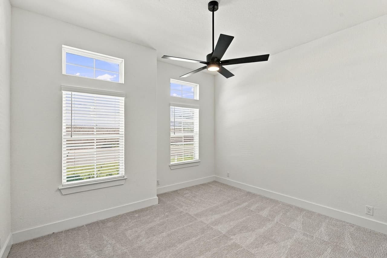 101  Hazy Hollow Dr photo 3
