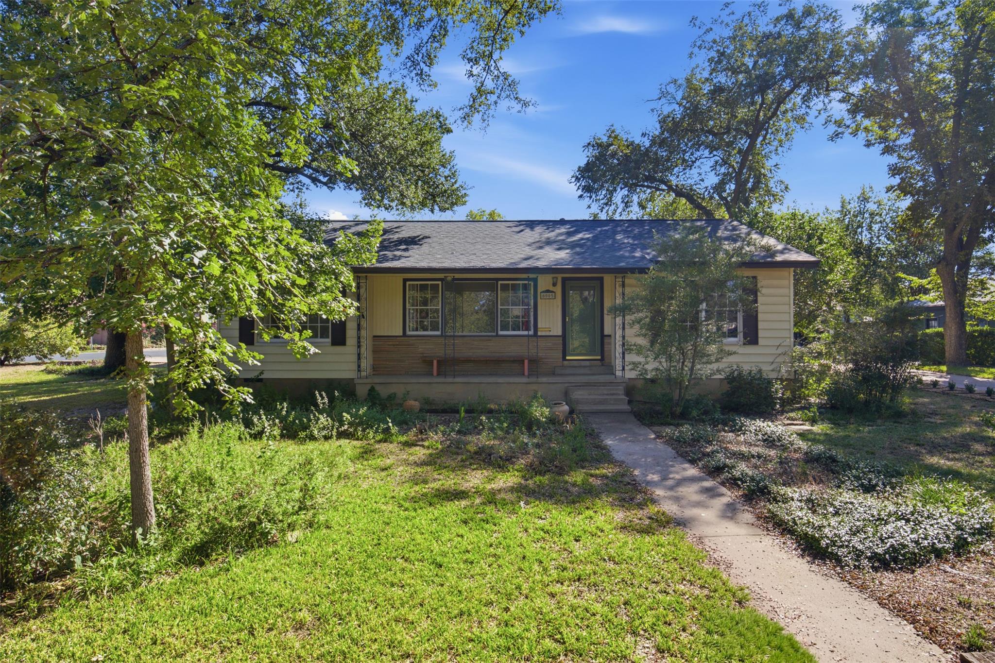 6005  Shoalwood Ave photo 2