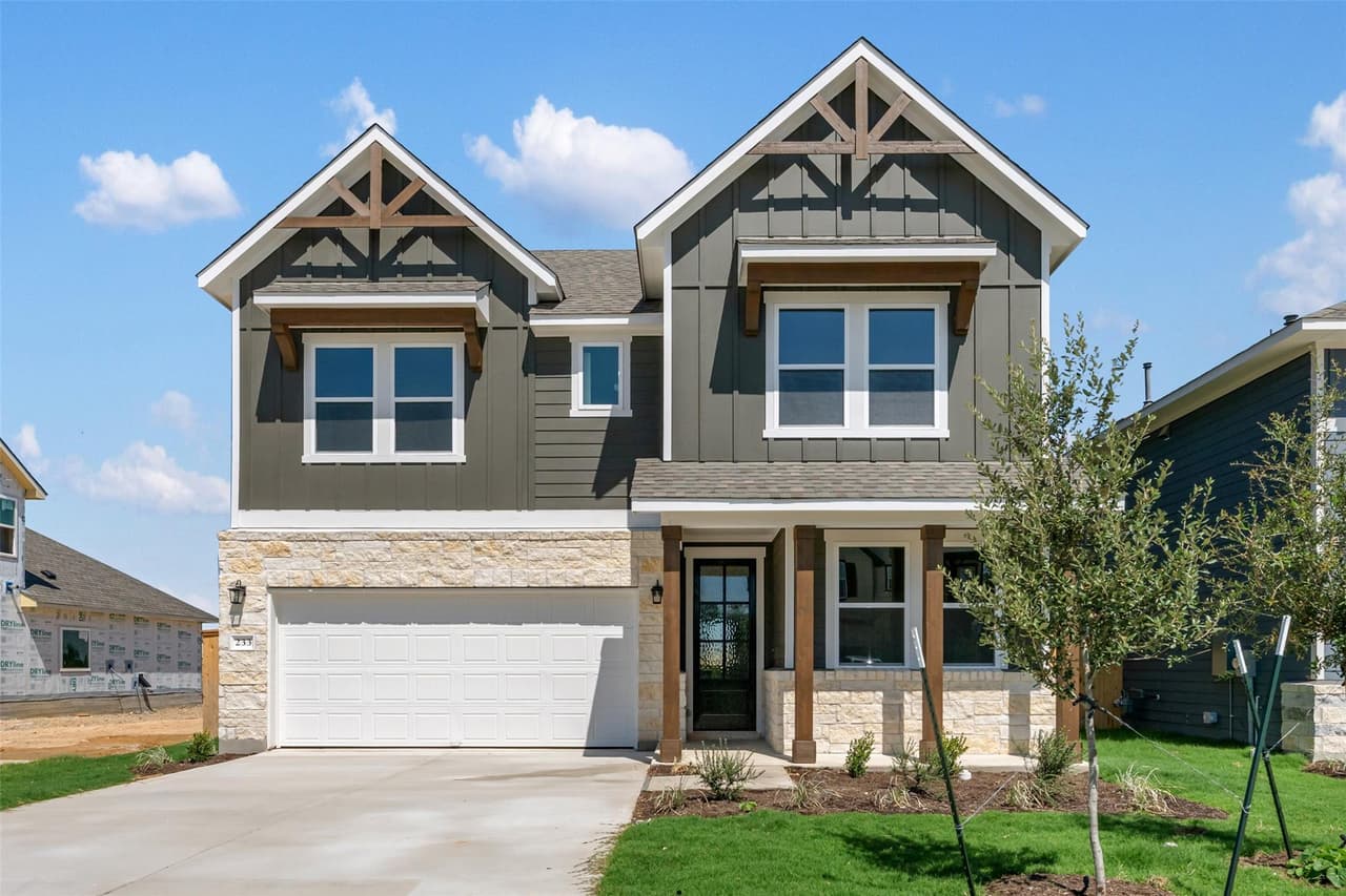 233  Kirra Ct