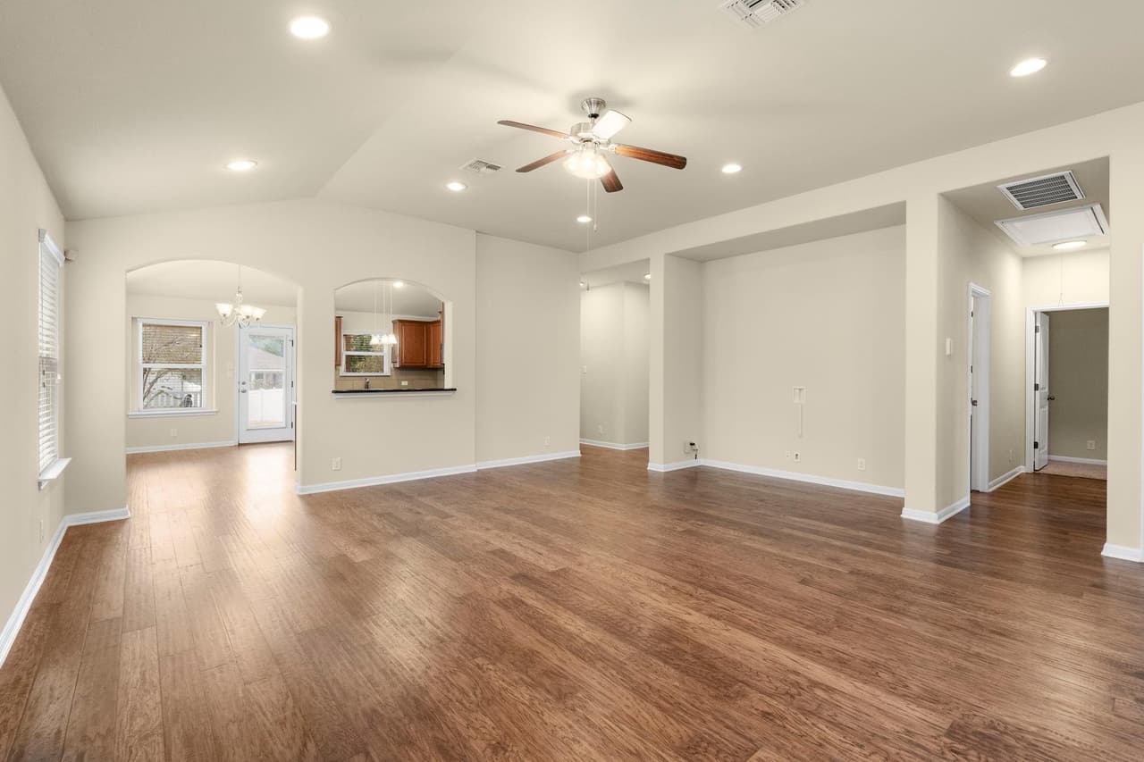 805  Walnut Canyon Blvd photo 5