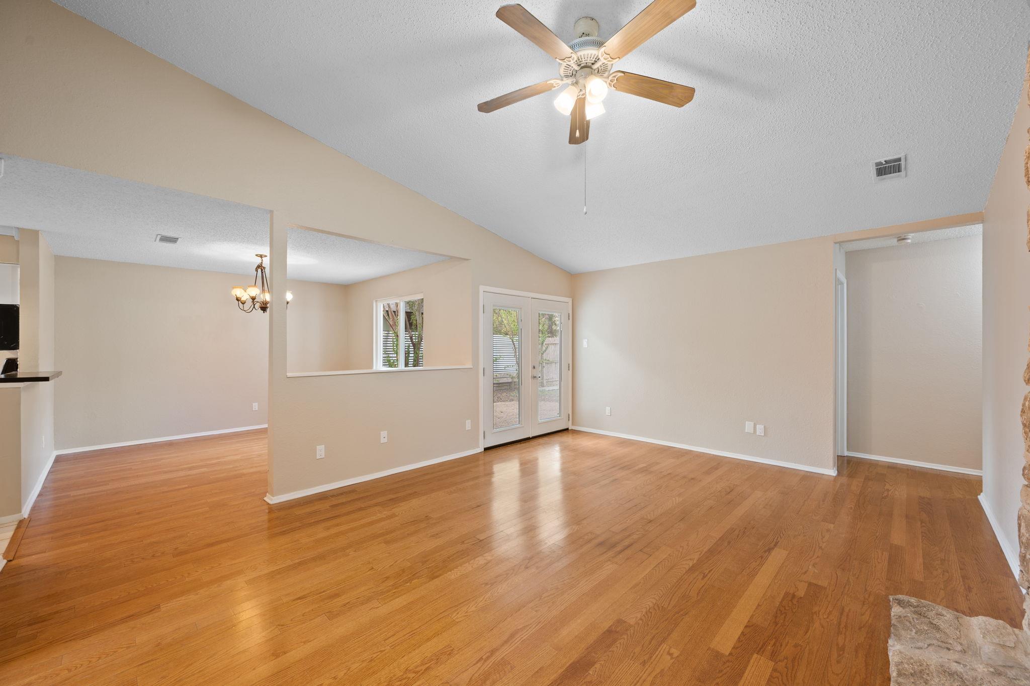 8002  Treehouse Ln photo 6