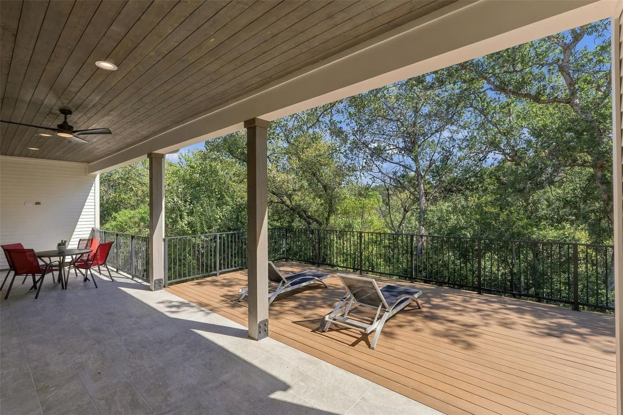 2709  De Soto Dr photo 2