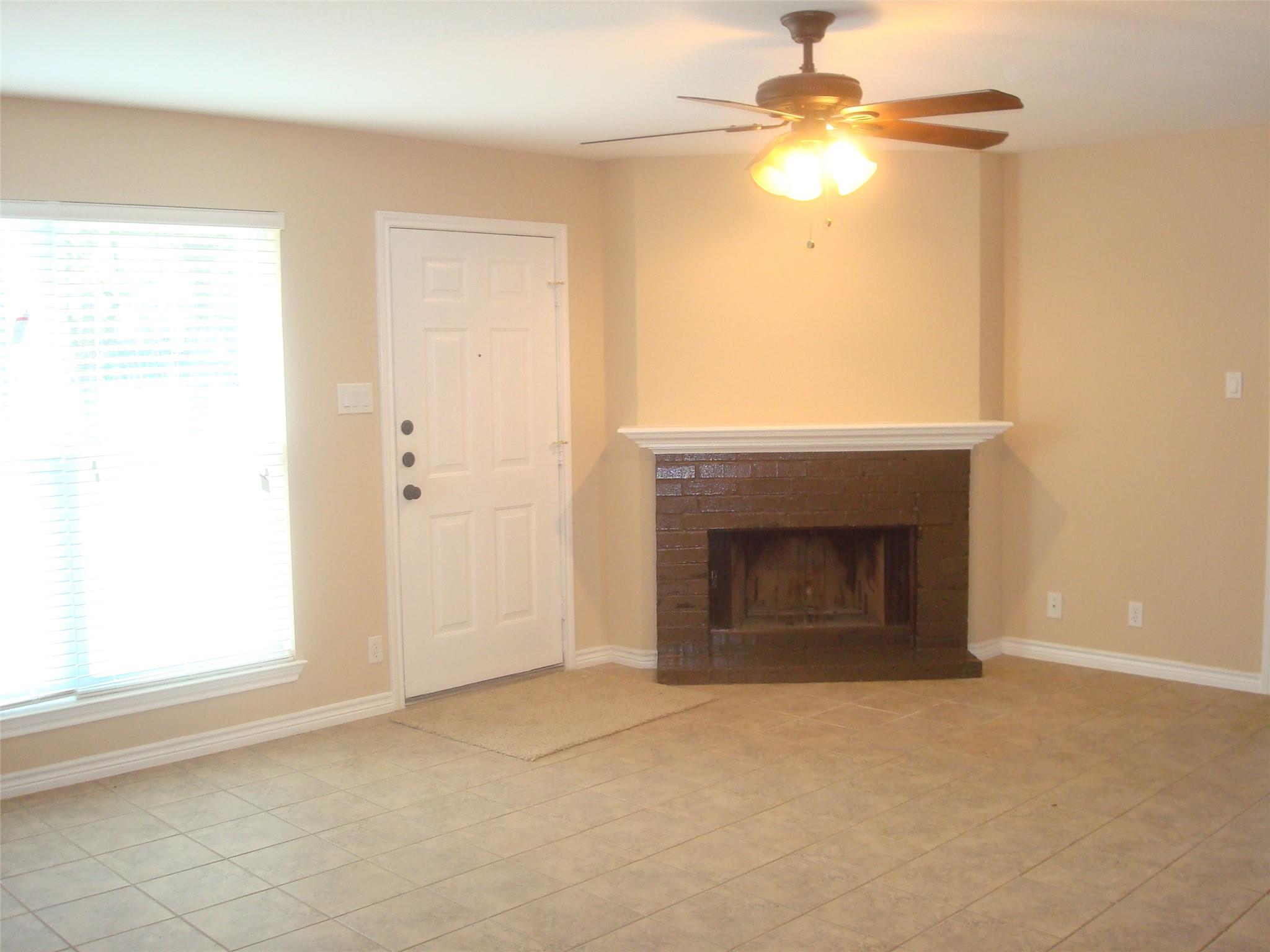 510  Hedgewood Dr photo 2
