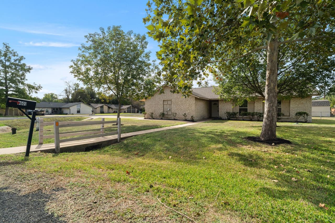 9601  Braeburn Gln photo 3