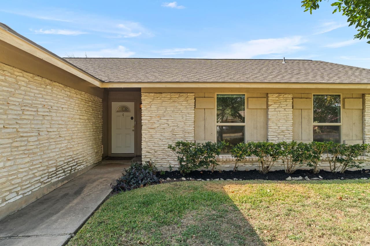 9601  Braeburn Gln photo 4