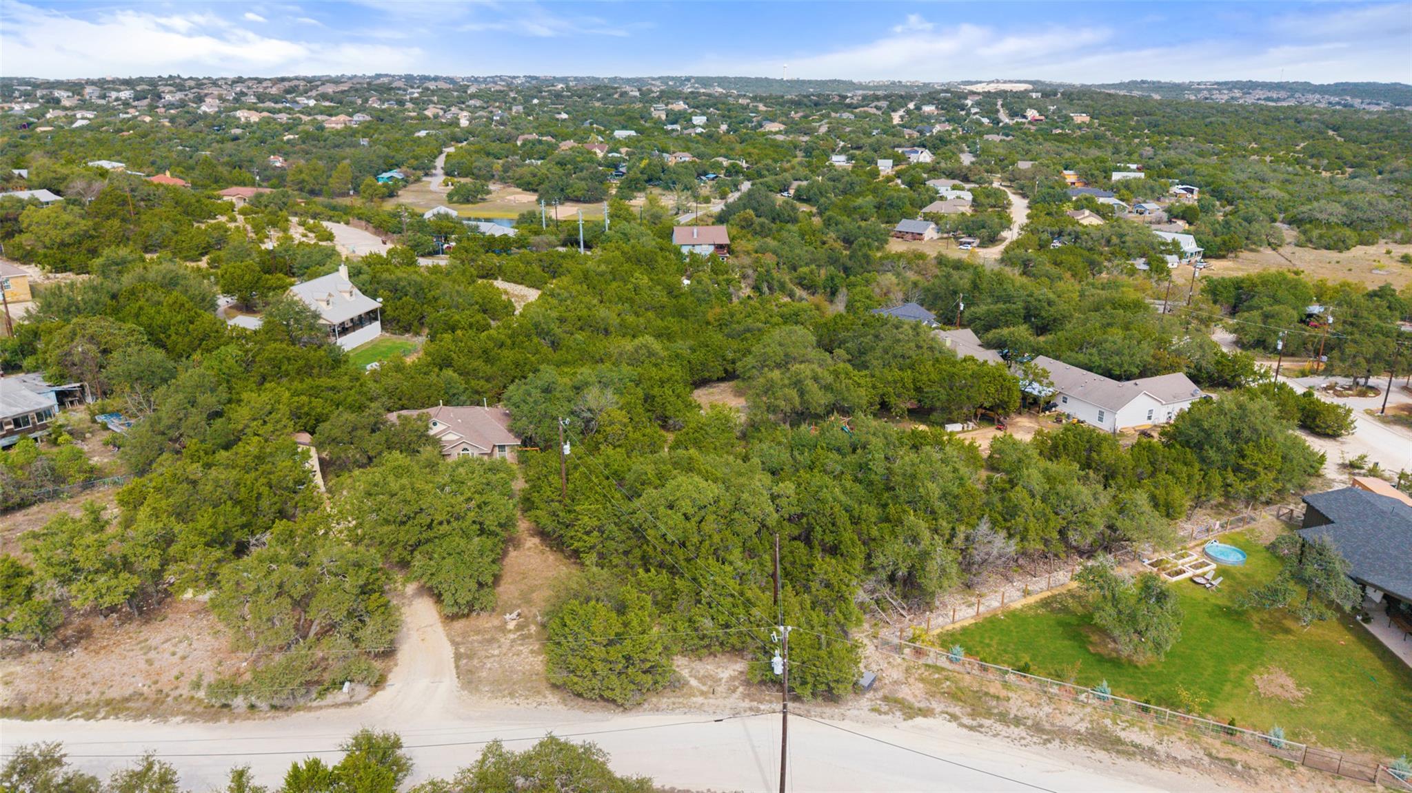 17200  Oak Cliff Cir photo 2