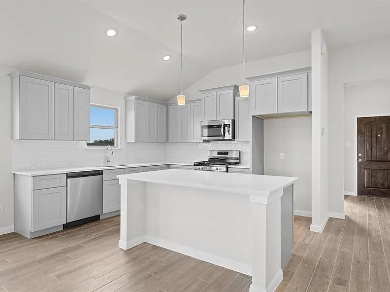 145  Arena Dr photo 3