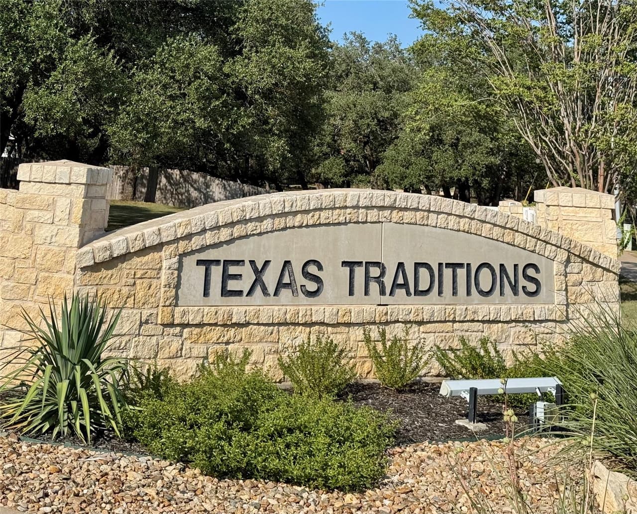 101  Texas Traditions None photo 4