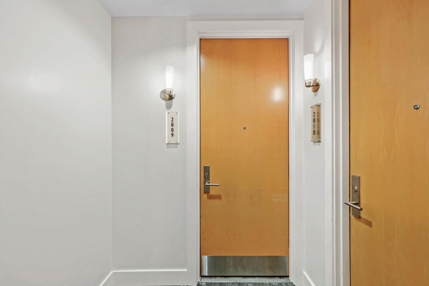 603  Davis St  #2009 photo 2
