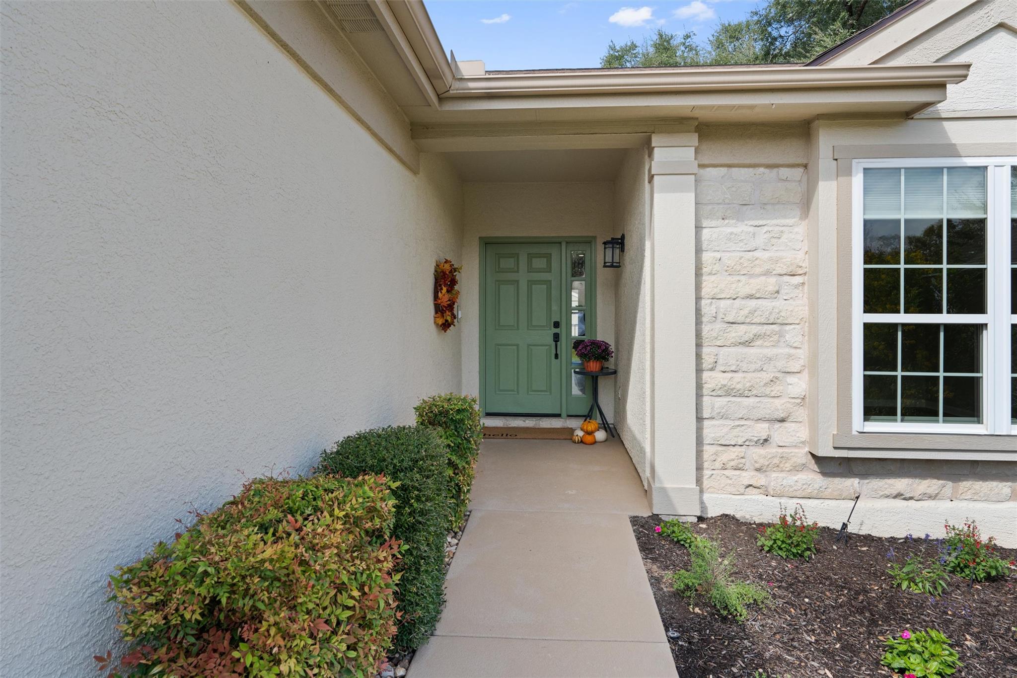 305  Rosecliff Dr photo 3