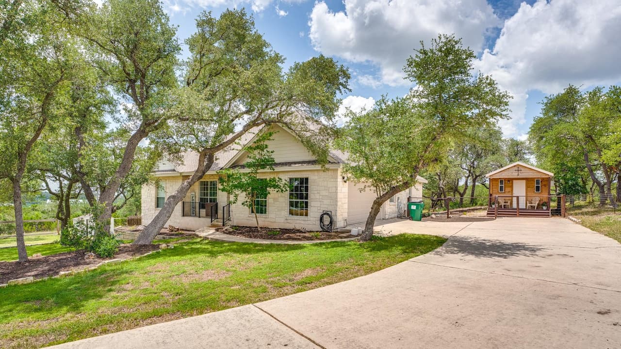 2016  Hidden Hills Dr