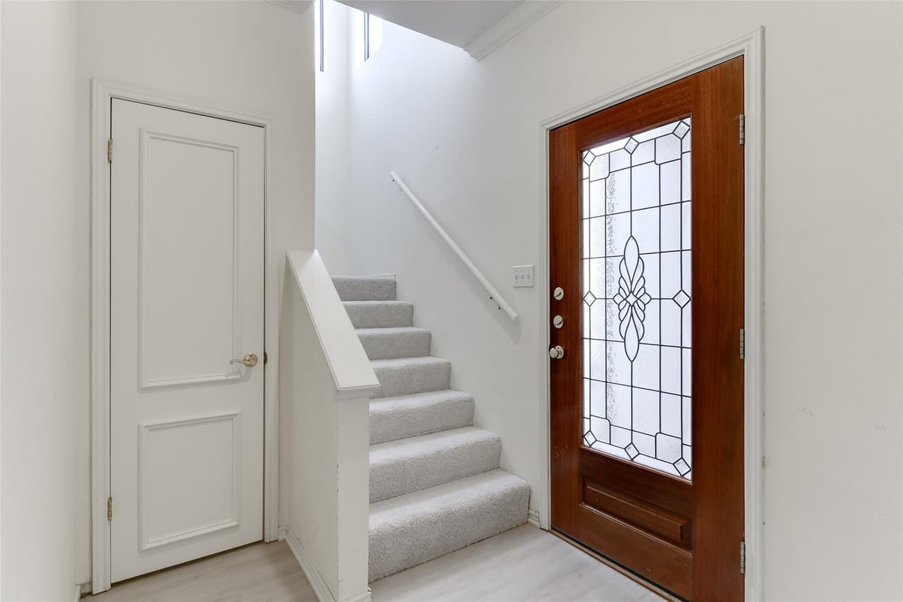 8120  Meandering Way photo 5