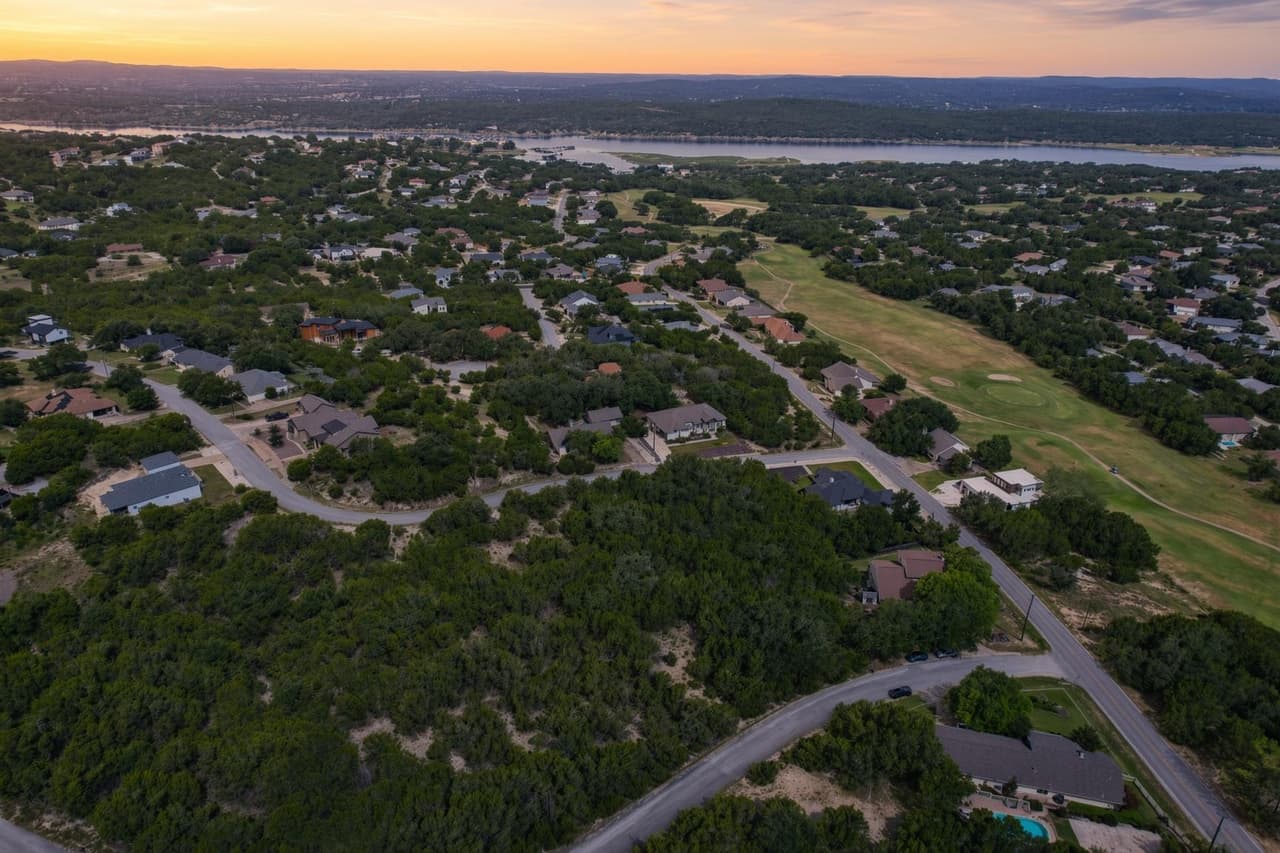 3806  Cedar Gln