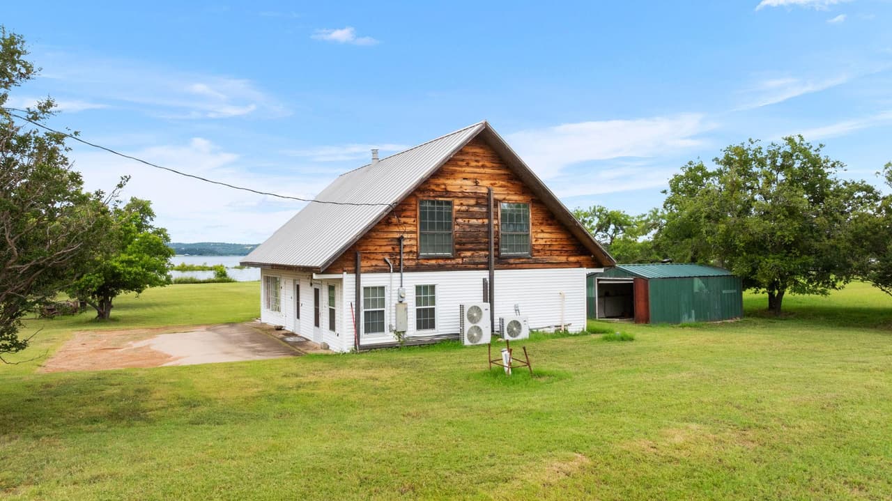 132  Blue Bird Ln